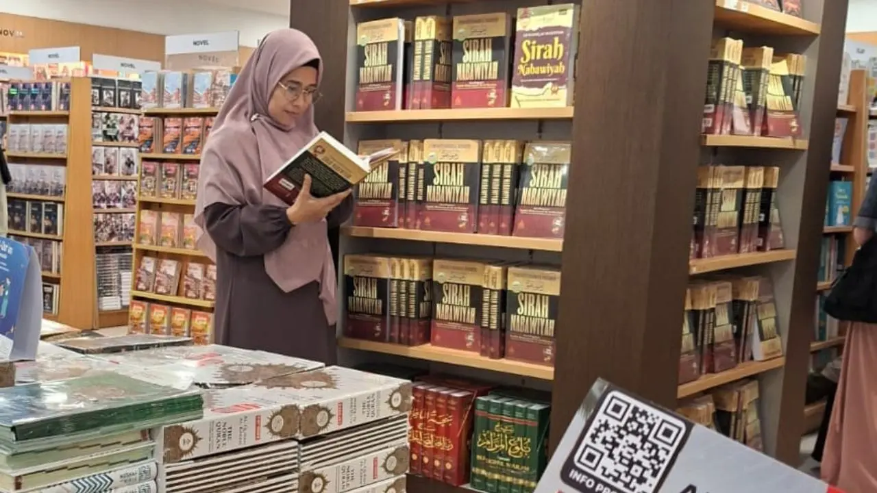 Khaeriani Ummu Daffa (Aktivis Dakwah dan Pemerhati Sosial)