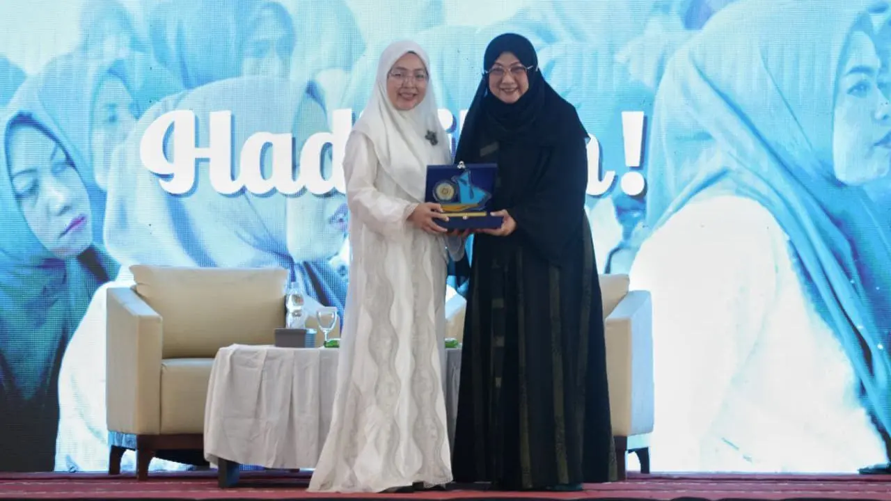 TP PKK Makassar Hadirkan dr. Aisah Dahlan Bahas Peran Istri dan Ibu Membangun Keluarga Beriman