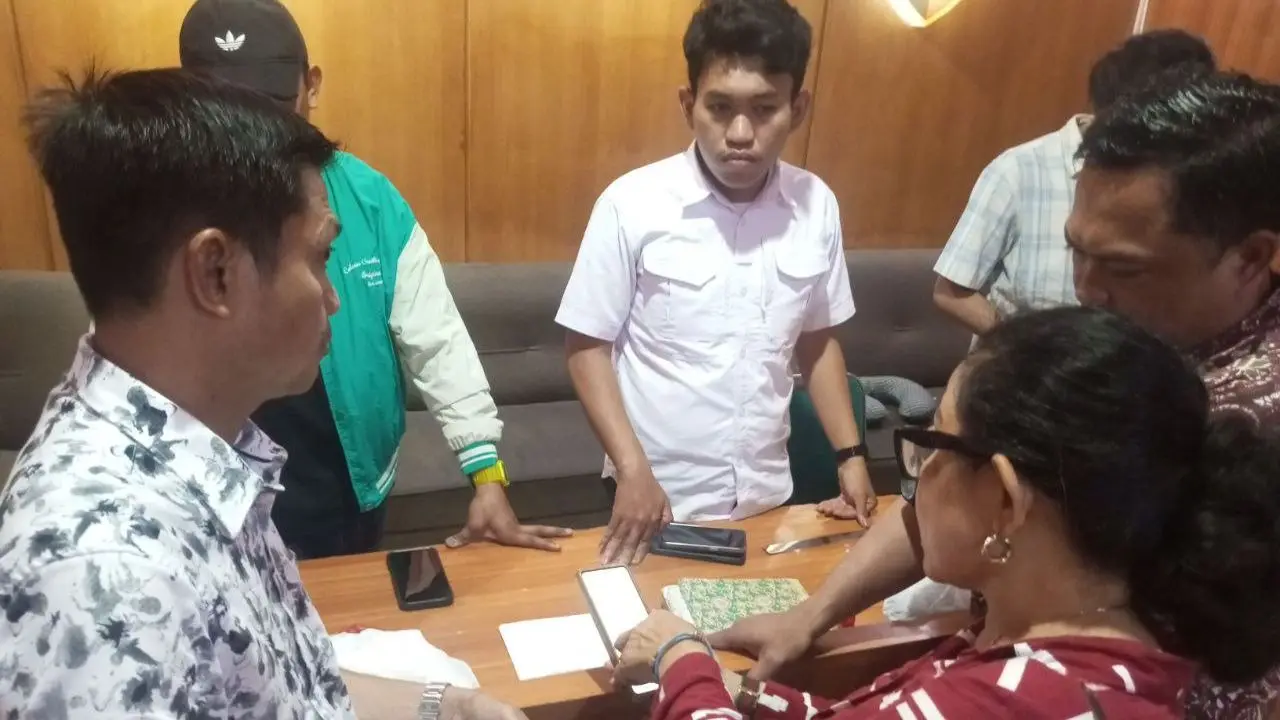 Saksi Luapkan Emosi di Polrestabes Makassar, Soroti Keterlambatan Berkas Kasus Penipuan Perbankan