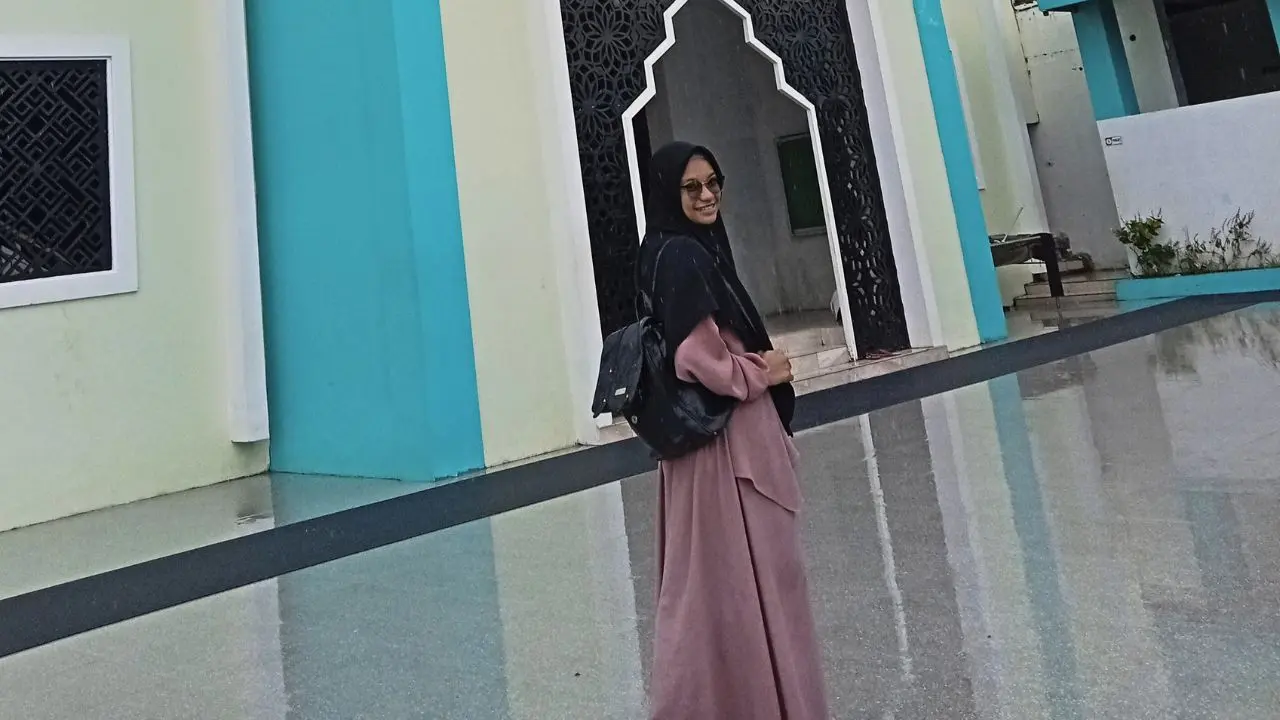 Safni Yunia (Aktivis Muslimah)