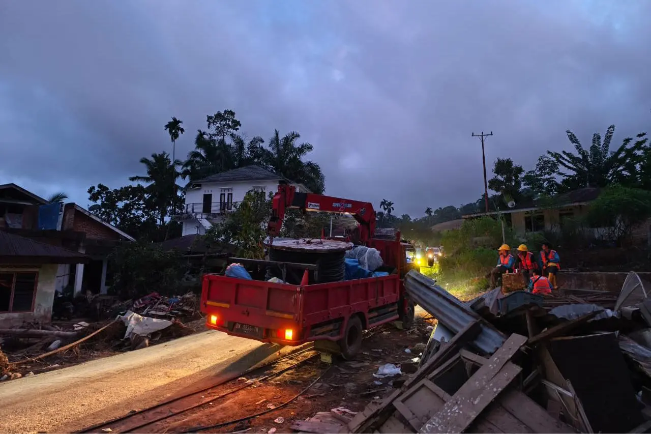PLN Pastikan Pemulihan Listrik Sumbar Tuntas 100%, Agam Menjadi Wilayah Terakhir yang Kembali Menyala