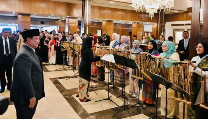 WNI di Islamabad Sambut Presiden Prabowo dengan Angklung, Bangkitkan Rasa Cinta Tanah Air