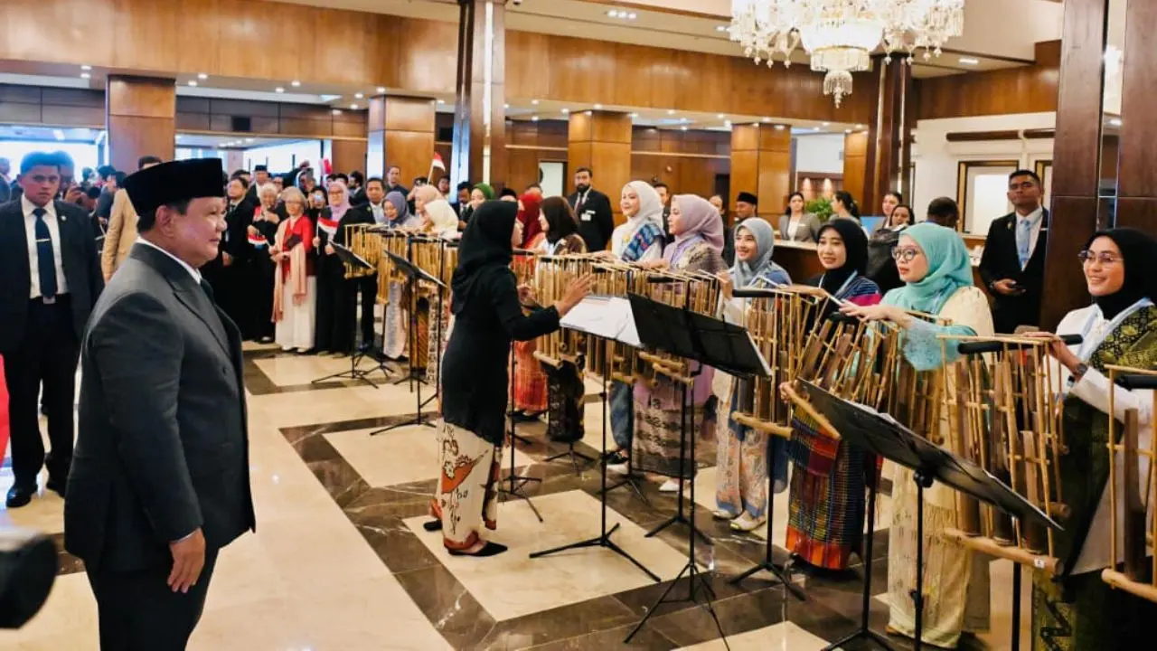 WNI di Islamabad Sambut Presiden Prabowo dengan Angklung, Bangkitkan Rasa Cinta Tanah Air