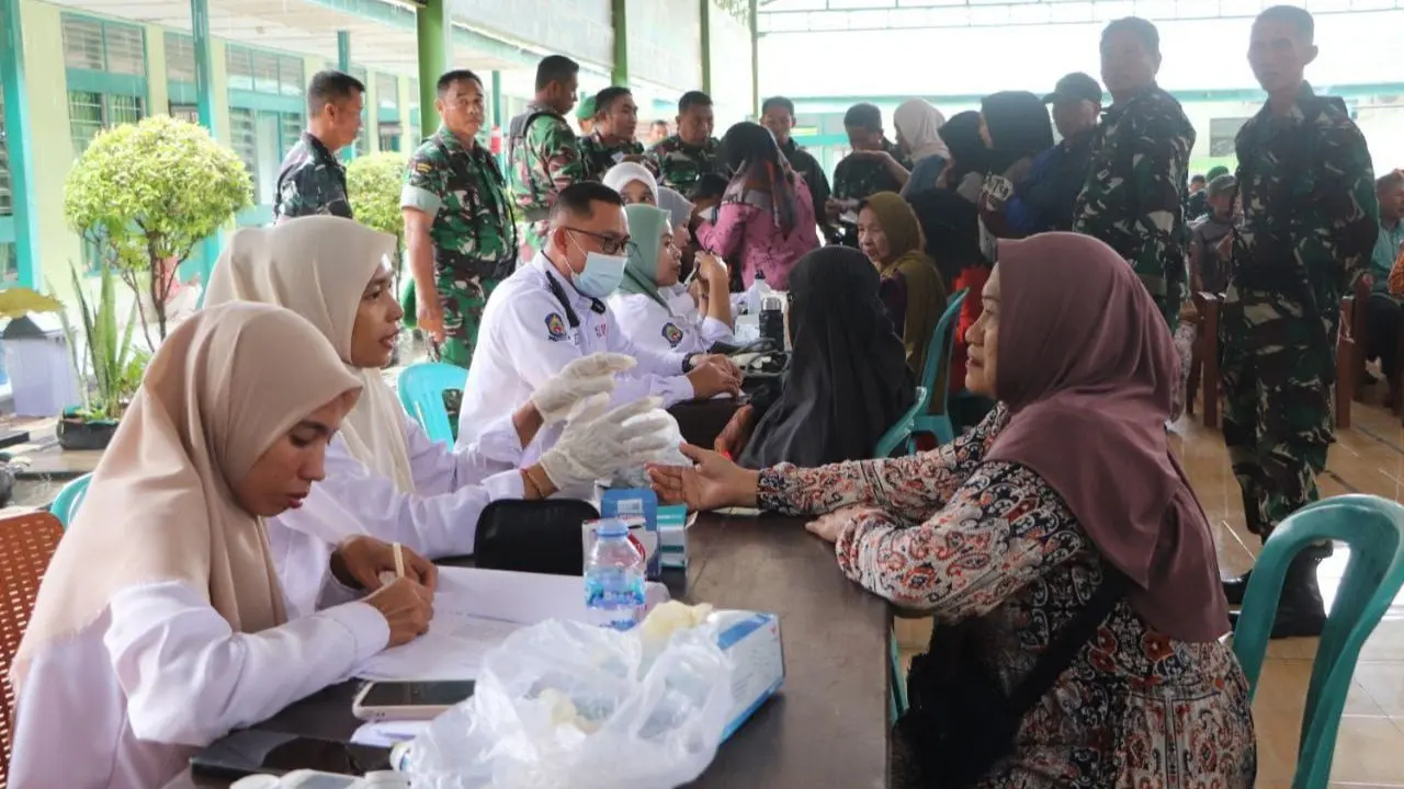 Peringati Hari Juang TNI AD ke-80, Kodim 1425 Jeneponto Kerjasama Dinkes Berikan Layanan Kesehatan Gratis