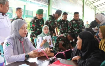 Peringati Hari Juang TNI AD ke-80, Kodim 1425 Jeneponto Kerjasama Dinkes Berikan Layanan Kesehatan Gratis