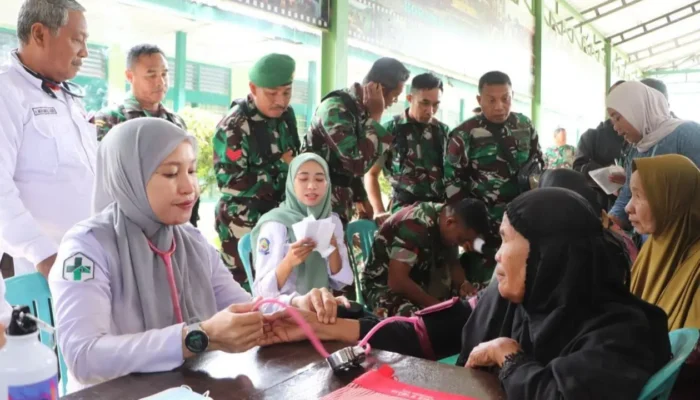 Peringati Hari Juang TNI AD ke-80, Kodim 1425 Jeneponto Kerjasama Dinkes Berikan Layanan Kesehatan Gratis