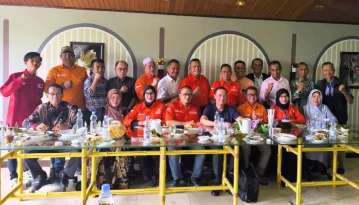 Tom Lembong Temui Pimpinan Gerakan Rakyat Sulsel, Bahas Ekonomi Kerakyatan dan Arah Gerakan 2026