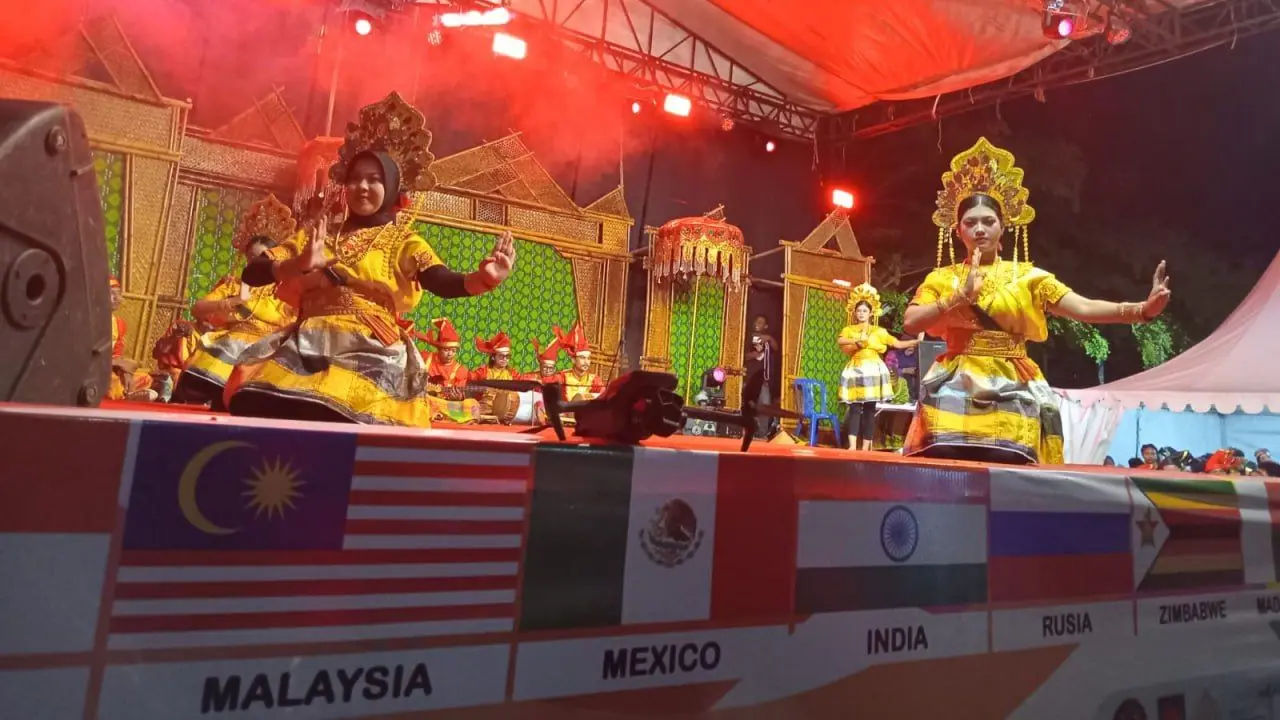 Sembilan Negara Ramaikan Adventure Culture International Folklore Festival 2025 di Pinrang