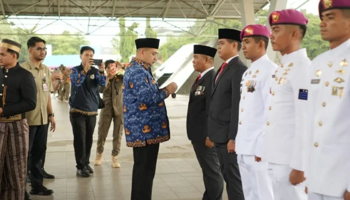 Munafri Pimpin Upacara Hari Bela Negara ke-77, Paskibraka Makassar Terima Pin Emas