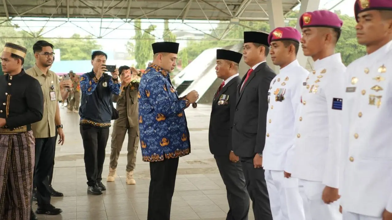 Munafri Pimpin Upacara Hari Bela Negara ke-77, Paskibraka Makassar Terima Pin Emas