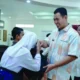 1.920 Siswa SD–SMP di Pangkep Terima Bantuan Sepatu dan Tas dari Baznas