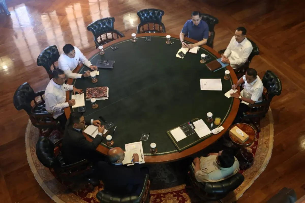 Presiden Prabowo Bahas Kampung Haji hingga Pasokan Energi Nasional di Hambalang