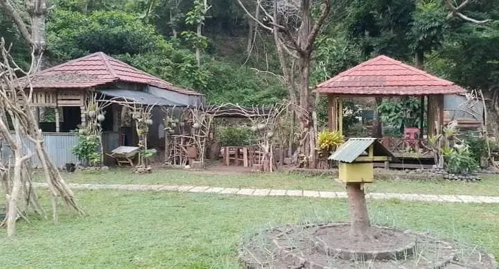 Foto (FB Wisata Alam Ladoma)