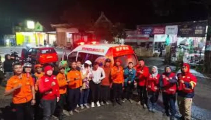 Banjir Bandang Sungai Jeneberang, BPBD Makassar Evakuasi 13 Warga Terjebak di Air Terjun Barayya