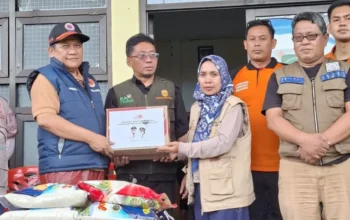 BPBD Sulsel Salurkan Bantuan Gubernur ke Pengungsi Banjir Katimbang