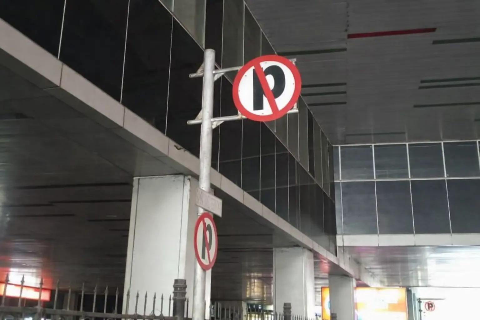 Dishub Makassar Tegaskan Rambu Larangan Parkir di Bawah Terowongan MP Tidak Sesuai Standar