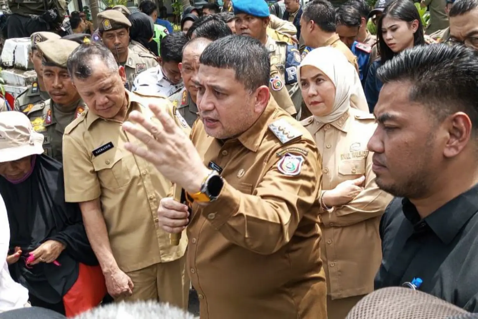 Wali Kota Makassar Terima Aksi Damai SJPM, Tegaskan Parkir Bawah Terowongan MP Dilarang