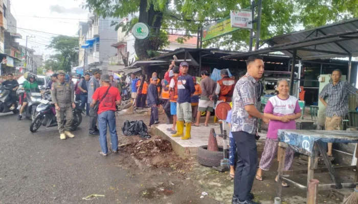Kecamatan Ujung Pandang Tertibkan PK5 di Sawerigading Secara Humanis
