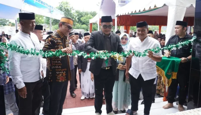 Bupati Paris Yasir Hadiri Peringatan Isra Mi’raj dan Resmikan Masjid Asmaul Husna di Kelara