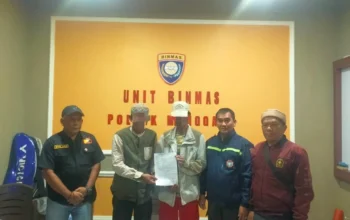 Bhabinkamtibmas Polsek Manggala Mediasi Kesalahpahaman Warga di Waduk Tunggu Pampang