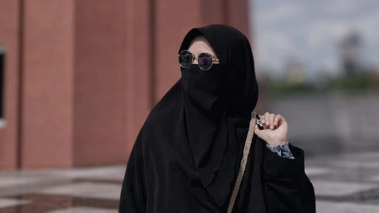 Ayu Khawlah (Aktivis Muslimah)