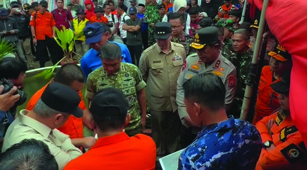 Menhub RI Didampingi Bupati Pangkep Pantau Operasi Evakuasi ATR 42-500