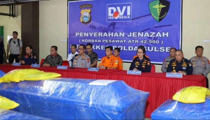 Biddokkes Polda Sulsel Serahkan 7 Jenazah Korban ATR 42-500 ke Keluarga, Kapolda Sampaikan Duka Mendalam