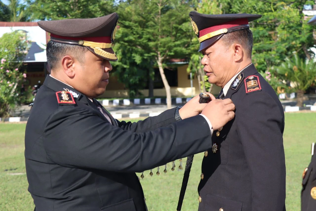 19 Personel Polres Jeneponto Dianugerahi Satya Lencana Pengabdian oleh Kapolres AKBP Haryo Basuki