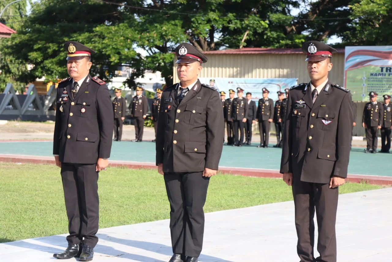 19 Personel Polres Jeneponto Dianugerahi Satya Lencana Pengabdian oleh Kapolres AKBP Haryo Basuki 