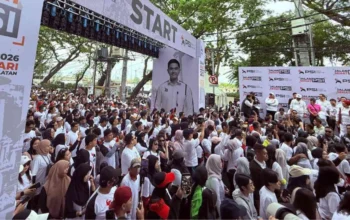 Lautan Putih di Pantai Losari, Puluhan Ribu Warga Ikut Jalan Sehat PSI Bersama Kaesang