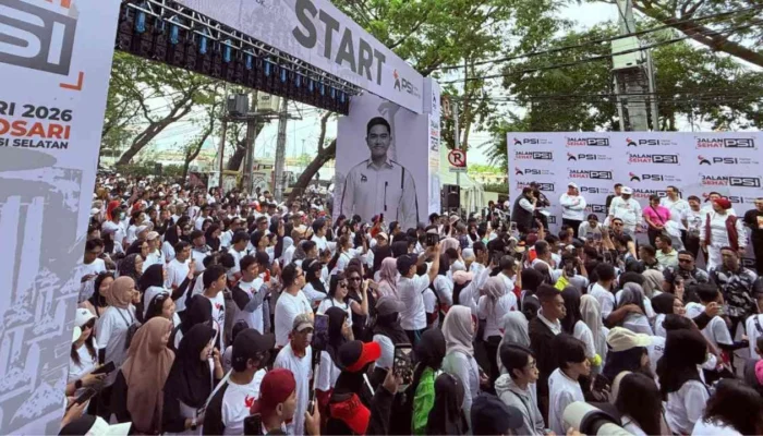 Lautan Putih di Pantai Losari, Puluhan Ribu Warga Ikut Jalan Sehat PSI Bersama Kaesang