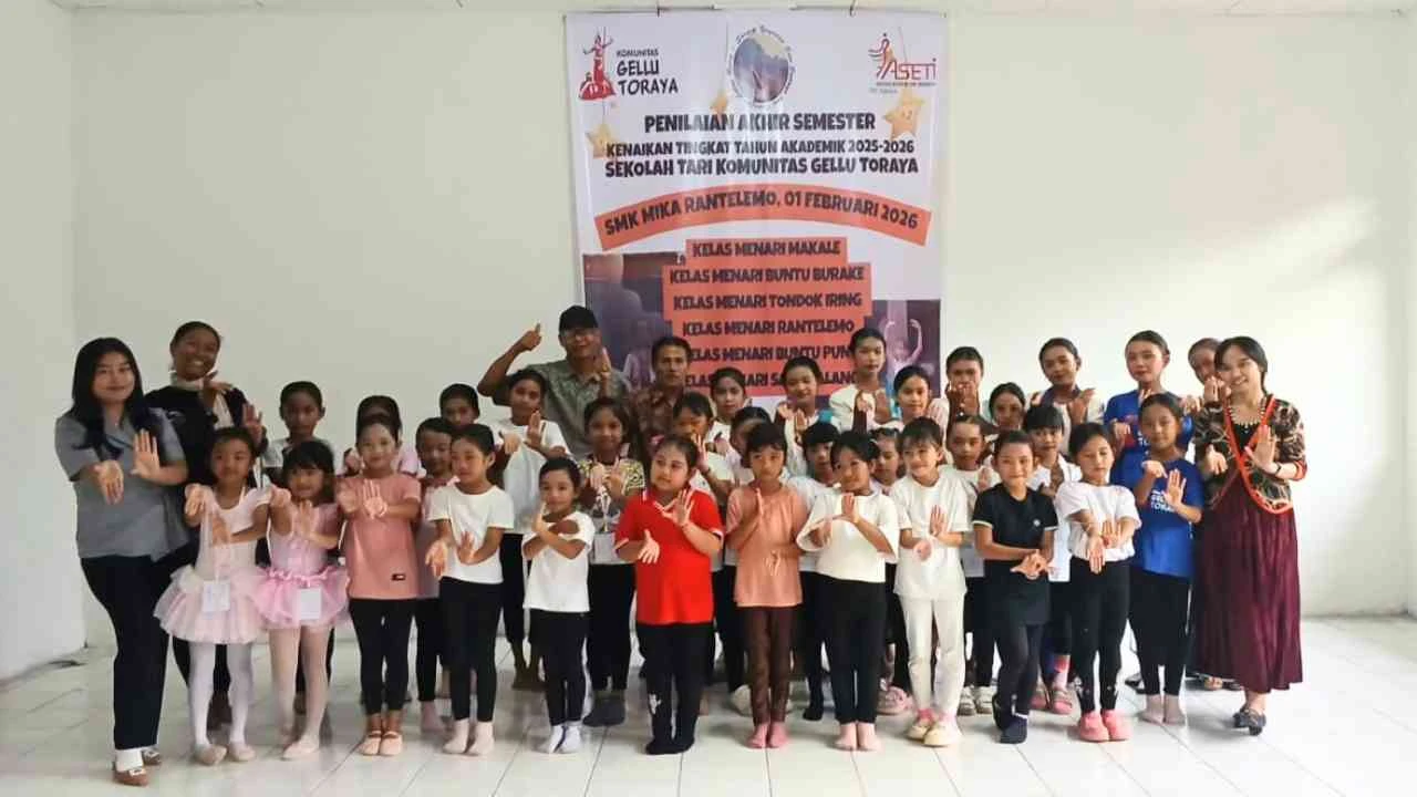 Komunitas Gellu Toraya Gelar Evaluasi Murid Sekolah Tari di Toraja