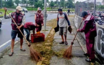 Satgas Mariso Intensif Bersihkan Jalan Metro hingga Taman Gajah