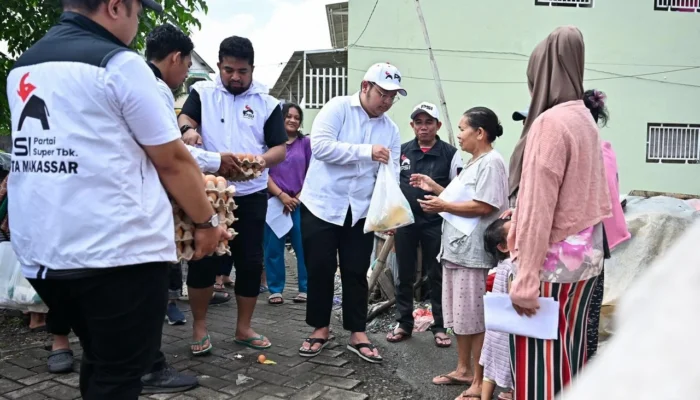 PSI Sulsel Lanjutkan Aksi Jumat Berkah, Salurkan Sembako ke Kampung Pemulung Kera-Kera