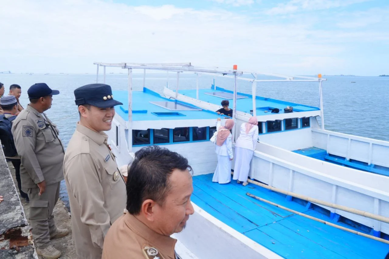 Bupati Pangkep Serahkan Dua Kapal Ambulans Laut untuk Maksimalkan Layanan Kesehatan Kepulauan