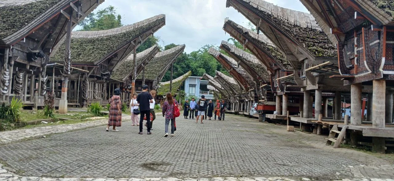 Mengapa Wisatawan Terus Datang ke Ke’te Kesu Toraja Utara? Ini yang Mereka Cari