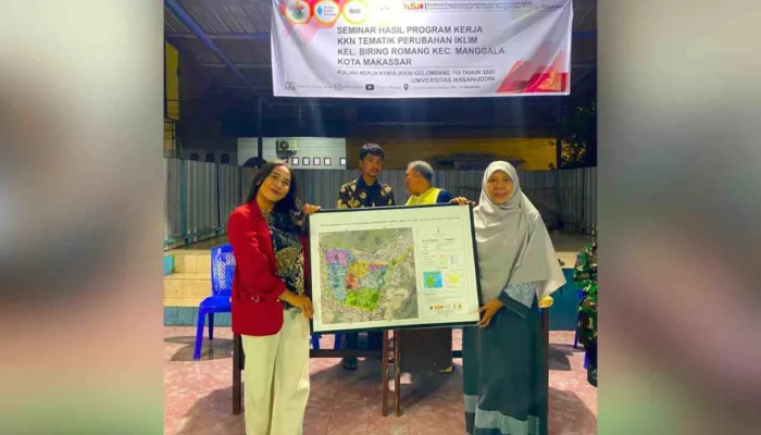 Peta Teba Sampah Berbasis GIS Diserahkan ke Kelurahan Biring Romang, Mahasiswa KKN Unhas Petakan Titik Strategis