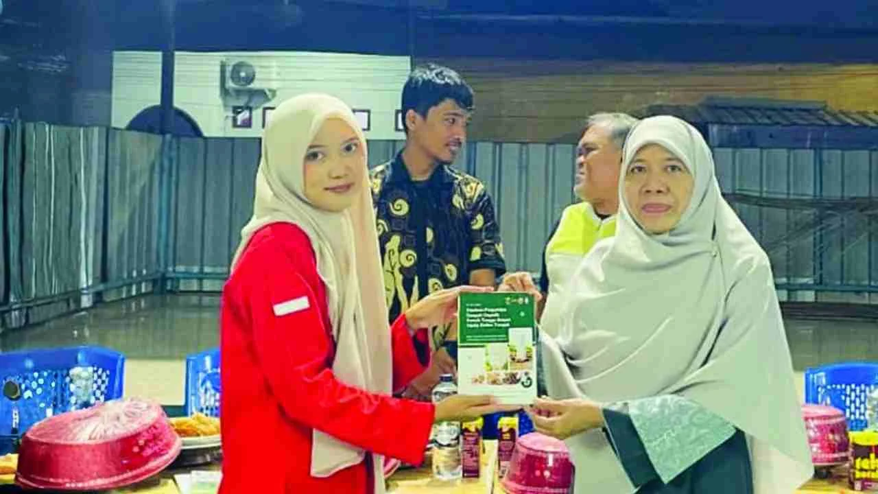 Mahasiswa KKN Unhas Bawa Solusi Ember Tumpuk ke Biring Romang, Sampah Rumah Tangga Tak Lagi Menumpuk dan Bau