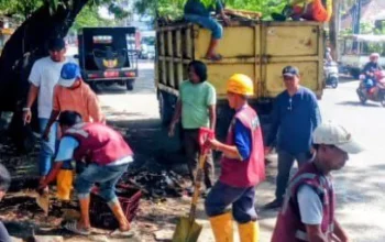 Penertiban Tahap Pertama, Pemerintah Kecamatan Mariso Kota Makassar Bersihkan 96 Lapak PKL 5 Penertiban Tahap Pertama, Pemerintah Kecamatan Mariso Kota Makassar Bersihkan 96 Lapak PKL