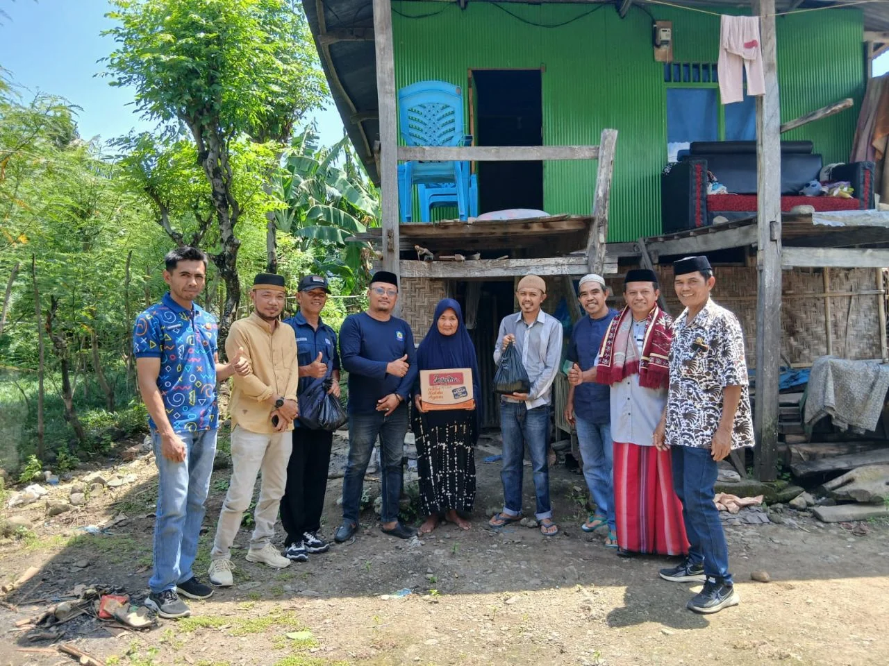 Berbagi di Bulan Ramadhan, Lurah Bontoa Santuni Warga Tidak Mampu di Lima Titik di Lima Lingkungan