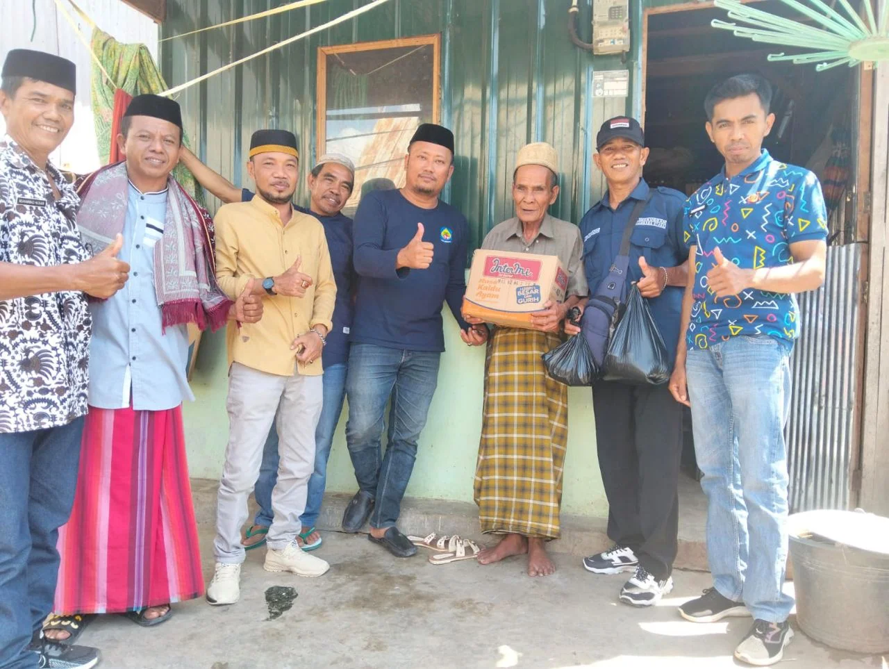 Berbagi di Bulan Ramadhan, Lurah Bontoa Santuni Warga Tidak Mampu di Lima Titik di Lima Lingkungan