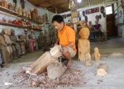 Lemo: Jejak Keabadian di Tebing Batu, Harmoni Tradisi dan Kreativitas Warga