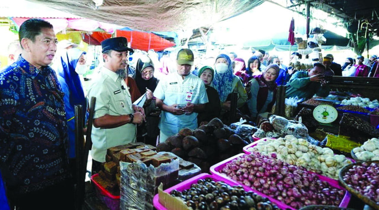 Gub Sidak Pasar Terong
