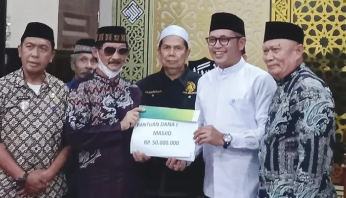 Safari Ramadan di Masjid Al Hidayah, Ketua DPRD Makassar Ajak Warga Jaga Kamtibmas dan Kebersihan Lingkungan