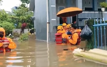 Hujan Deras Picu Banjir di Makassar, Wali Kota Instruksikan BPBD Evakuasi Warga 5 bpbd