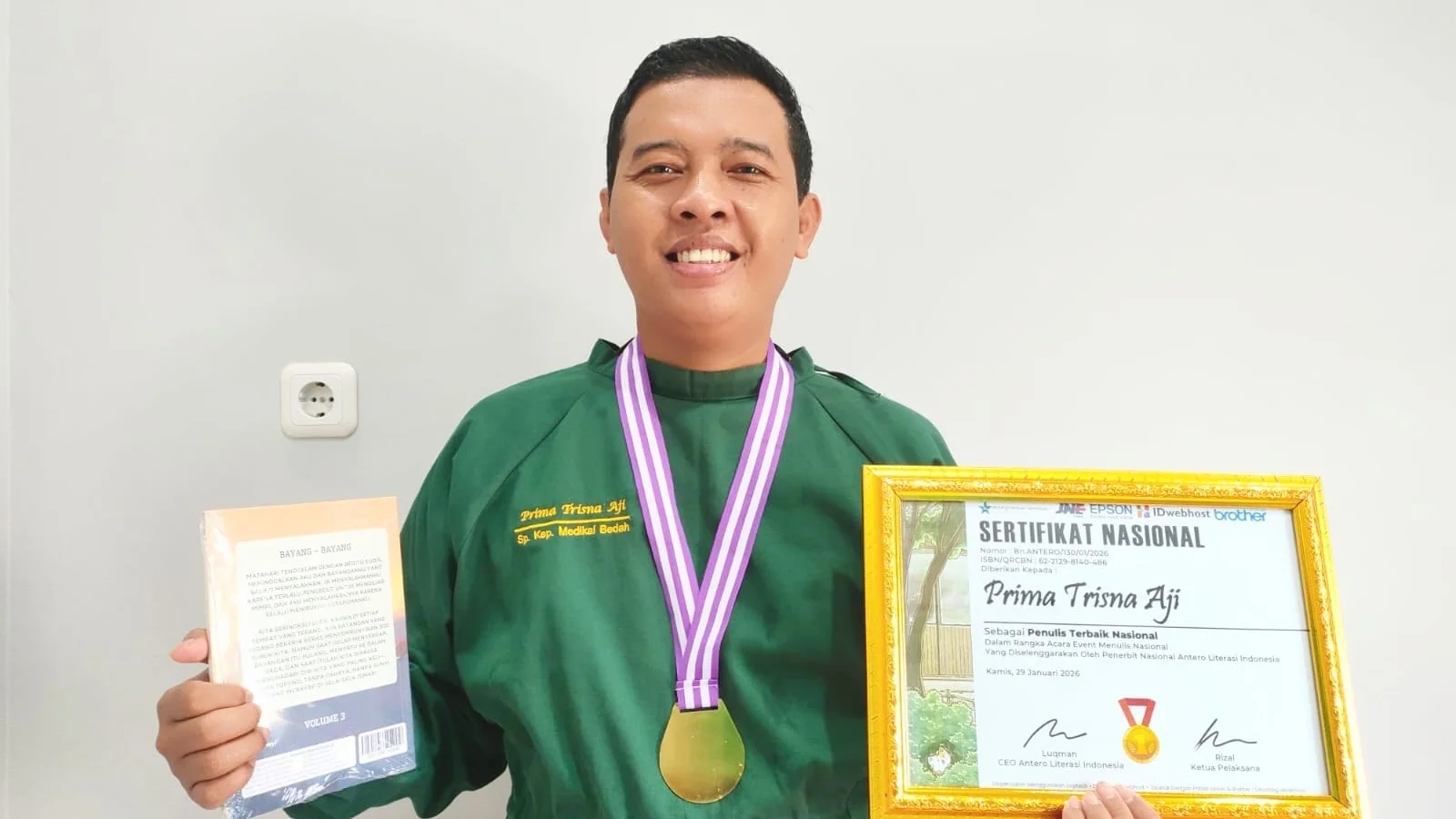 Bahas Bahaya Stres dan Begadang, Dosen UNIMUS Sabet Juara Lomba Menulis Nasional