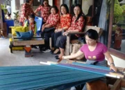UMKM Perempuan Toraja Mengolah Warisan Tenun sa’dan Jadi Nilai Ekonomi