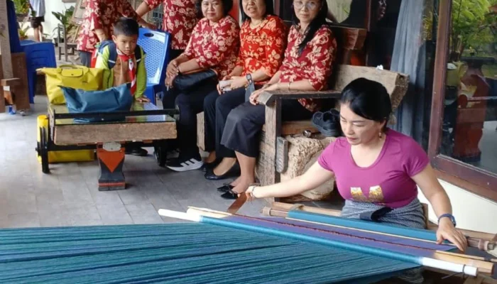 UMKM Perempuan Toraja Mengolah Warisan Tenun sa’dan Jadi Nilai Ekonomi