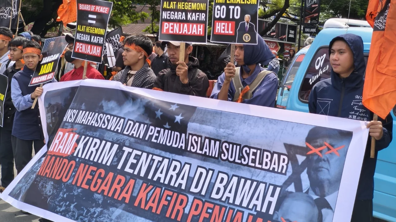 AMPIS Tolak Wacana Pengiriman TNI di Bawah Komando AS 2 AMPIS Tolak Wacana Pengiriman TNI di Bawah Komando AS