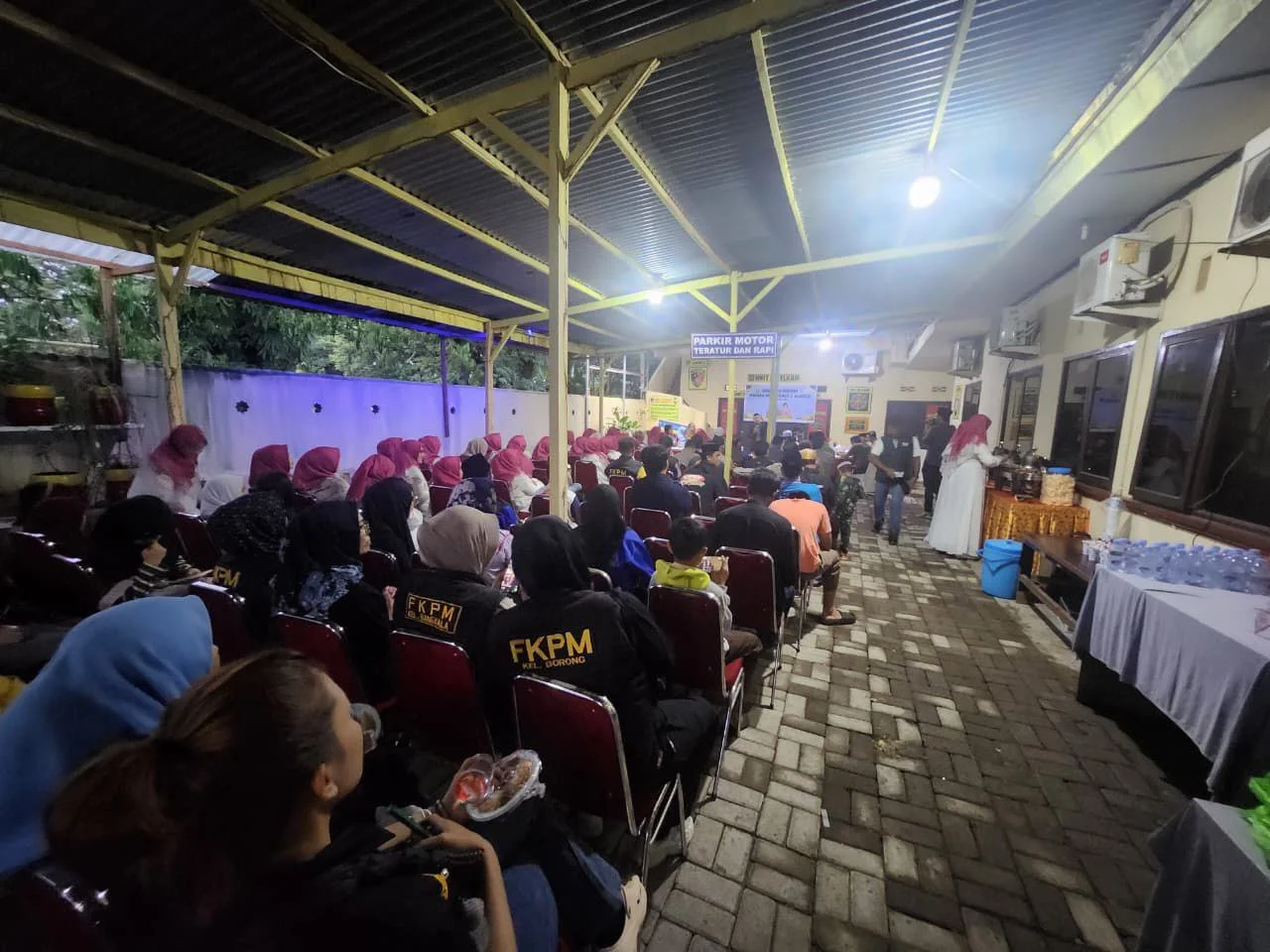 Polsek Manggala Buka Puasa Bersama FKPM dan Unsur Pemerintah Kecamatan 2 Polsek Manggala Buka Puasa Bersama FKPM dan Unsur Pemerintah Kecamatan